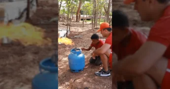 Alunos do Projeto Bombeiros do Futuro em Guarantã do Norte durante aula prática. Créditos: Prefeitura Municipal de Guarantã do Norte / Instagram