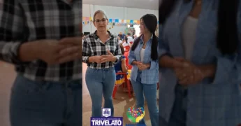Imagem de idosos participando de festa agostina com decorações típicas. Créditos: Prefeitura de Santa Rita do Trivelato / Instagram.