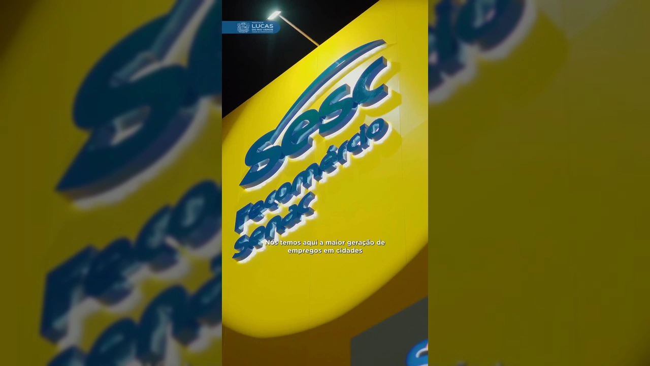 Cerimônia de inauguração da unidade integrada Sesc e Senac em Lucas do Rio Verde, com autoridades e público / Instagram @prefeituradelucasdorioverde