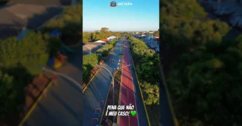 Imagens aéreas e detalhes dos pontos turísticos de Jaciara, mostrando cachoeiras, ruas e ciclovias.
