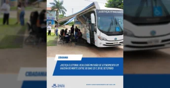 Ônibus da Justiça Itinerante com pessoas sendo atendidas, mutirão de cidadania em Gaúcha do Norte, Mato Grosso.