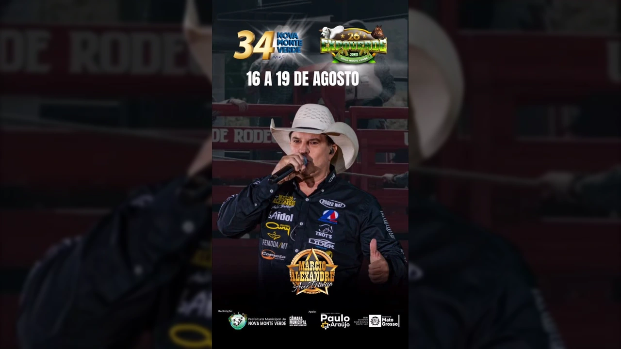 Locutor Márcio Alexandre com chapéu de cowboy e microfone, divulgando a Expoverde 2025 em Nova Monte Verde. Créditos: expoverde.nmv / Instagram.