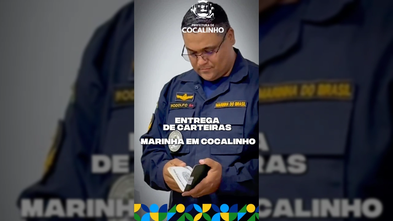 Militares da Marinha do Brasil entregam carteiras de habilitação náutica para moradores em Cocalinho, reforçando a segurança fluvial - Créditos: Prefeitura de Cocalinho
