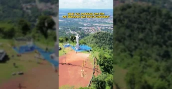 Paisagens diversas de Mato Grosso para turismo, incluindo cachoeiras, Pantanal e cidades ribeirinhas. Imagens do Instagram @govmatogrosso.