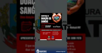 Mulher divulgando campanha de doação de sangue da Prefeitura de Matupá na UBS Central