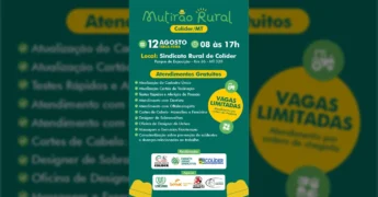 Mulher apresentadora em evento do Mutirão Rural do Senar em Colíder, com balão inflável e ônibus da AGRHUB ao fundo. Créditos: Rayelle Loercio/Instagram.