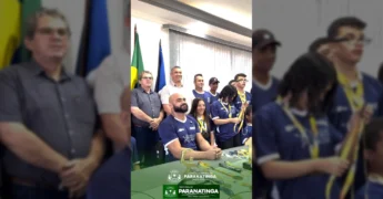 Atletas paralímpicos e autoridades em encontro em Paranatinga, MT, para celebração de conquistas e apoio ao esporte. Crédito: Prefeitura de Paranatinga / Instagram