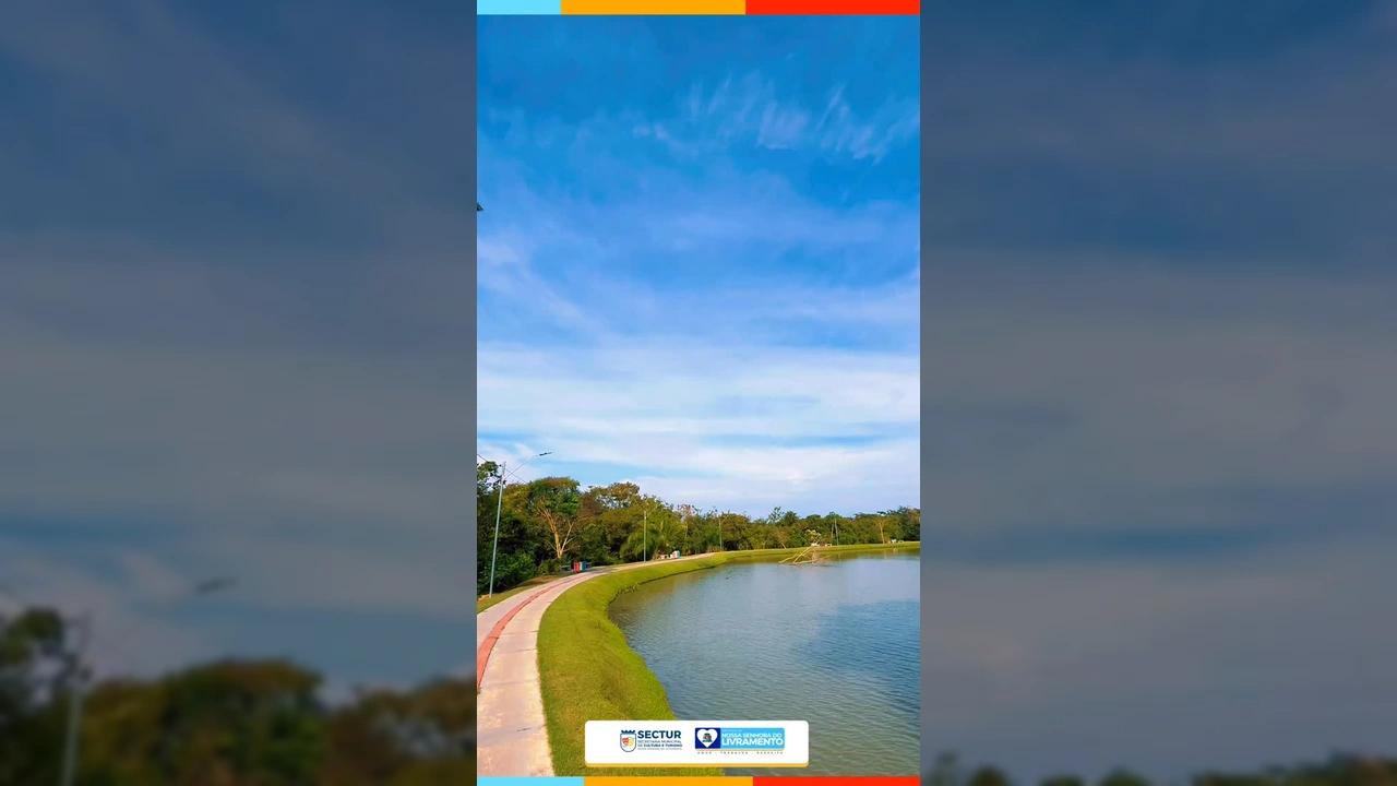 Imagem do Parque Municipal Maria Joana em Nossa Senhora do Livramento, com seu belo lago e áreas verdes. Créditos: Prefeitura de Livramento / Instagram.