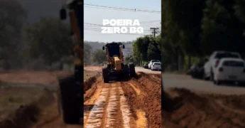 Veículos pesados e equipes trabalhando na pavimentação de ruas em Barra do Garças. Crédito: Prefeitura de Barra do Garças / Instagram: @prefeiturabg