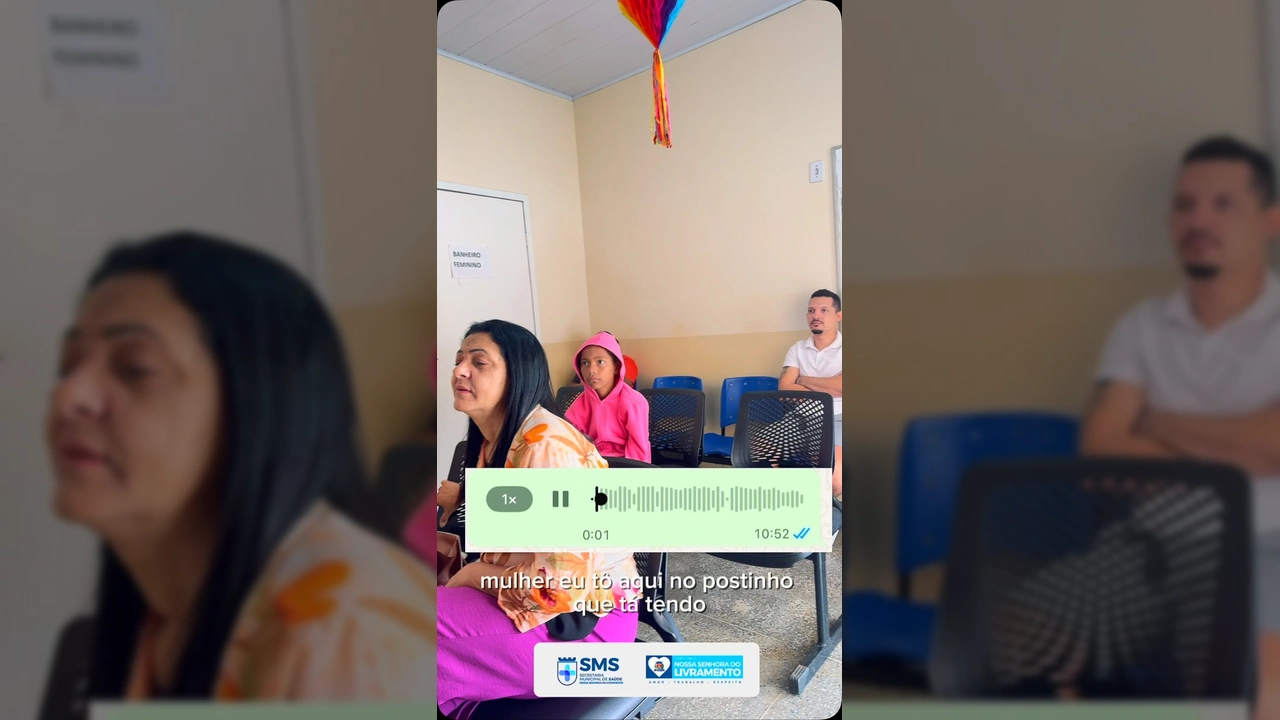 Profissionais de saúde e pacientes em posto de atendimento familiar, @smslivramento.