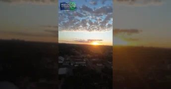 Vista aérea de Ponte Branca ao entardecer, com céu colorido. Créditos: Instagram / ponte_brancamt.
