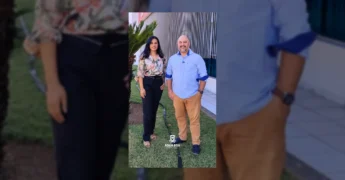 Jornalistas da Prefeitura de Água Boa-MT em frente ao prédio da prefeitura, divulgando as notícias da semana.