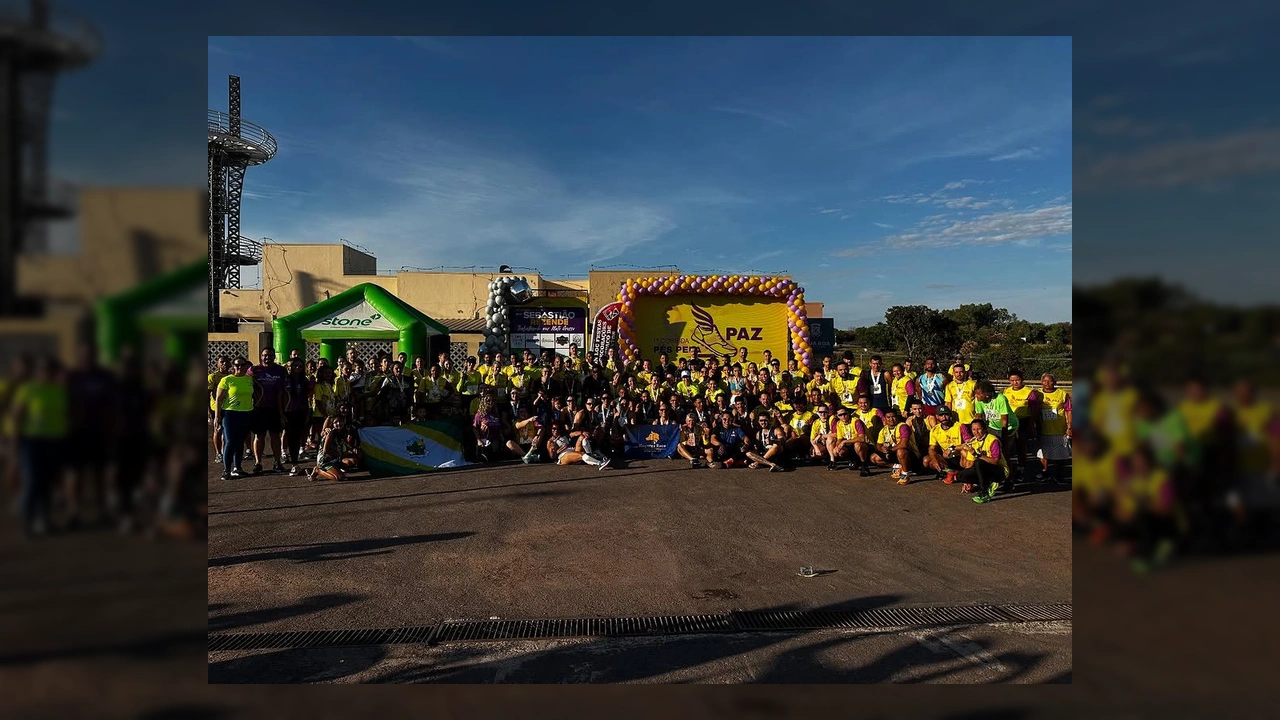 Imagens da 1ª Corrida Pés Pela Paz realizada em Água Boa, MT, promovida pela Prefeitura de Água Boa-MT, com foco no combate à violência doméstica.