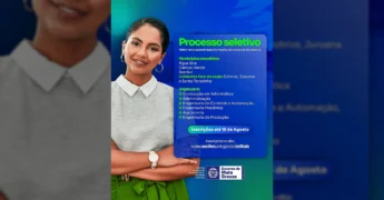 Mulher sorrindo com informações sobre o processo seletivo para professores da Seciteci no Mato Grosso. Créditos: secitecimt / Instagram.