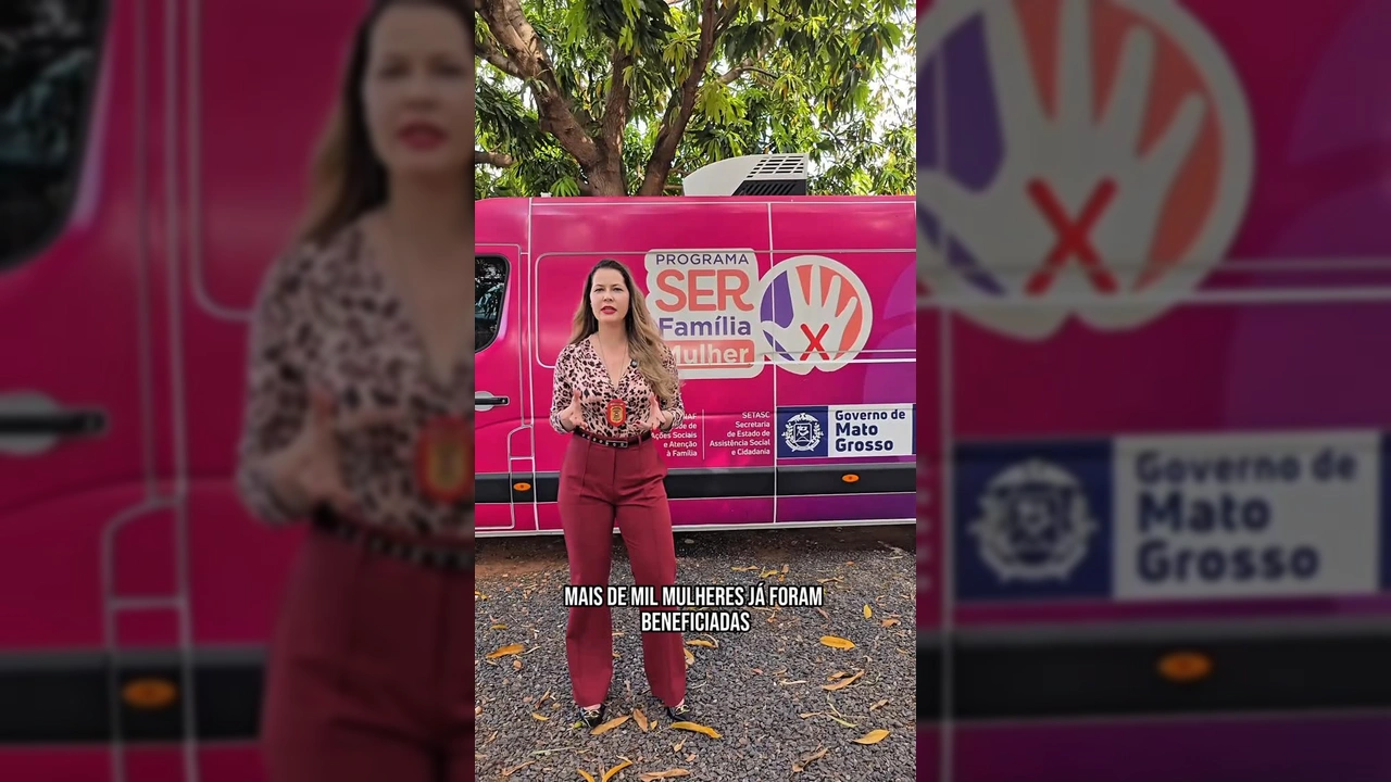 Delegada Mariell Antonini e a van do Programa SER Família Mulher do Governo de Mato Grosso. Crédito: Instagram @setascmt
