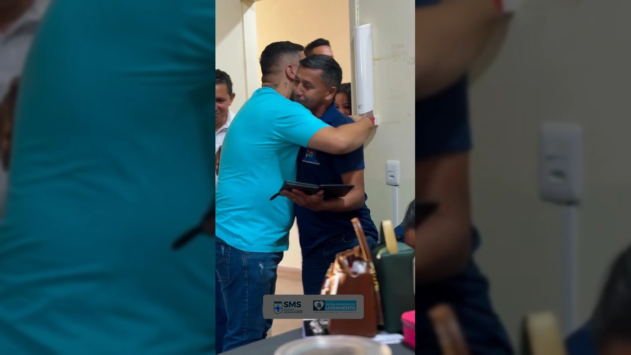 Agentes Comunitários de Saúde em reunião sobre escuta ativa em Nossa Senhora do Livramento, MT. Créditos: SMS Livramento / Instagram