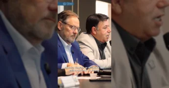 Profissionais da saúde participando da reunião do Cosems em Lucas do Rio Verde, com foco na melhoria da saúde pública. Crédito: Secretaria de Saúde de Lucas do Rio Verde/MT.