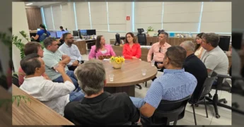 Participantes da reunião de intercâmbio de saúde em Lucas do Rio Verde. Crédito: Secretaria de Saúde de Lucas do Rio Verde/MT.
