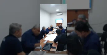 Reunião de segurança na Prefeitura de Arenápolis para planejamento de novas câmeras. Créditos: Prefeitura Municipal de Arenápolis / Instagram