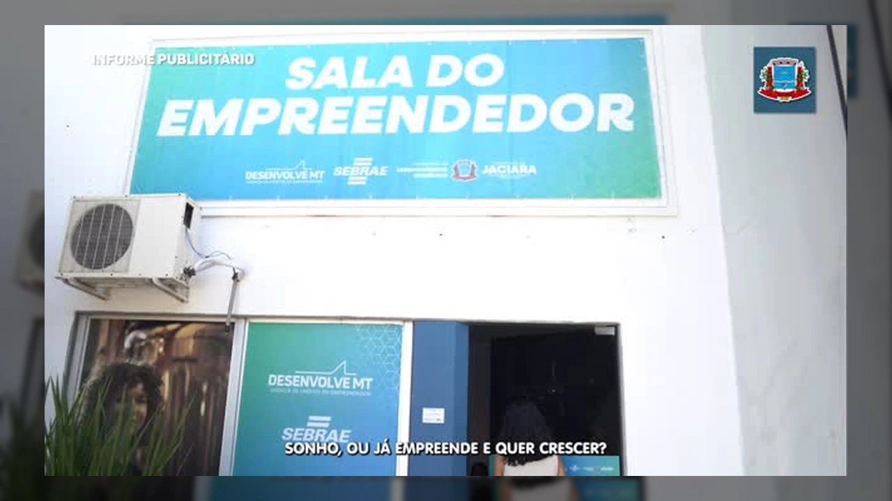 Sala do Empreendedor em Jaciara, MT, com funcionária atendendo cliente. Créditos: Prefeitura de Jaciara / Instagram