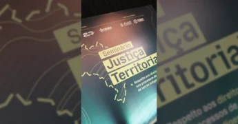 Auditório lotado durante o Seminário Justiça Territorial em Cuiabá, com foco em terras indígenas. Créditos: amm.mt / Instagram.
