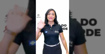 Mulher apresenta notícias do Sintep Lucas do Rio Verde sobre educação e direitos. Créditos: Sintep Lucas do Rio Verde / Instagram.