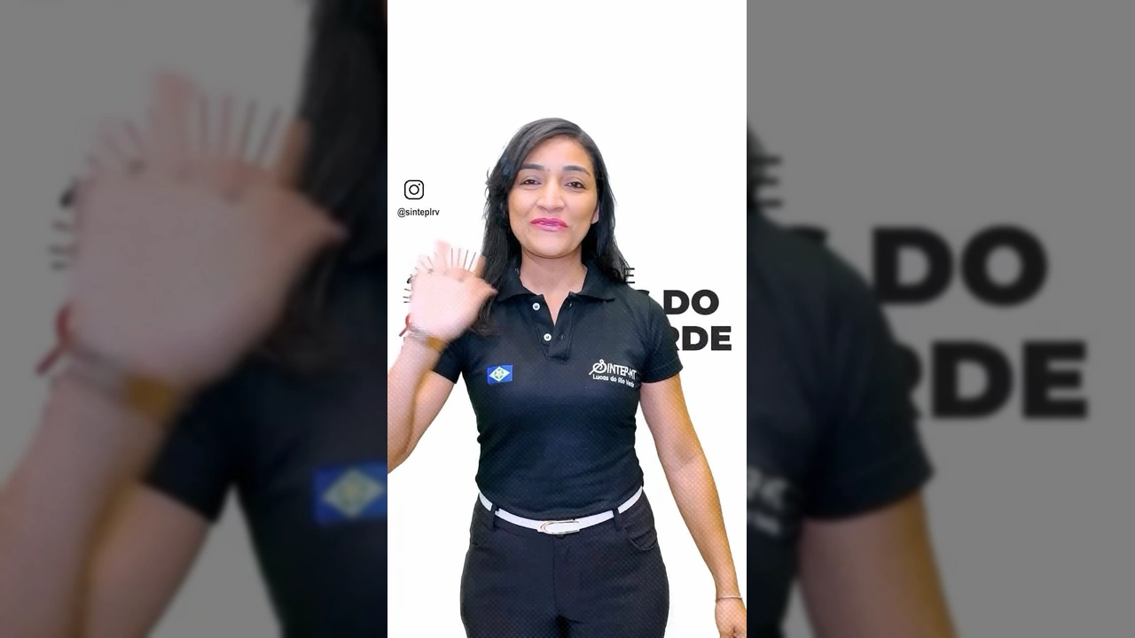 Mulher apresenta notícias do Sintep Lucas do Rio Verde sobre educação e direitos. Créditos: Sintep Lucas do Rio Verde / Instagram.