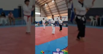 Atletas e árbitros de Taekwondo em evento de capacitação em Santa Rita do Trivelato. Créditos: Instagram @prefeiturasantaritadotrivelato