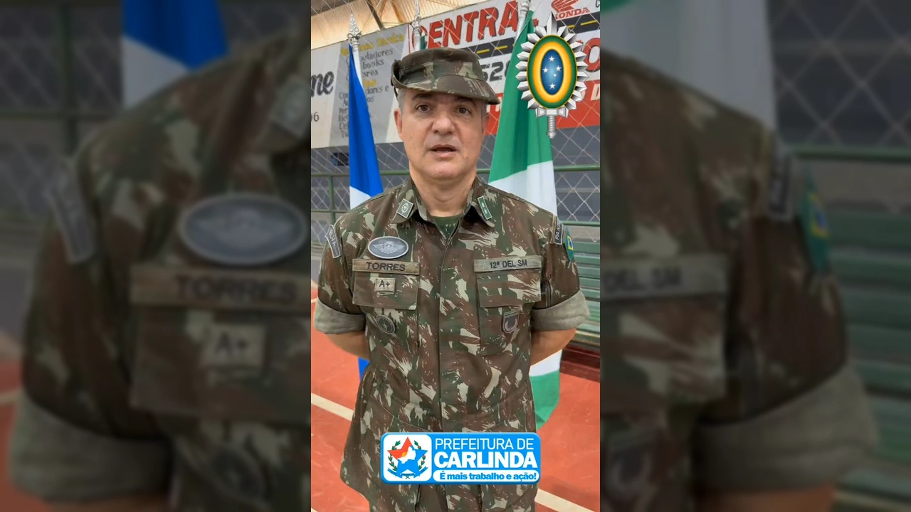 Tenente Torres, da Delegacia de Serviço Militar de Colíder, em destaque na cerimônia de Juramento à Bandeira Nacional em Carlinda. Créditos: Prefeitura de Carlinda / Instagram