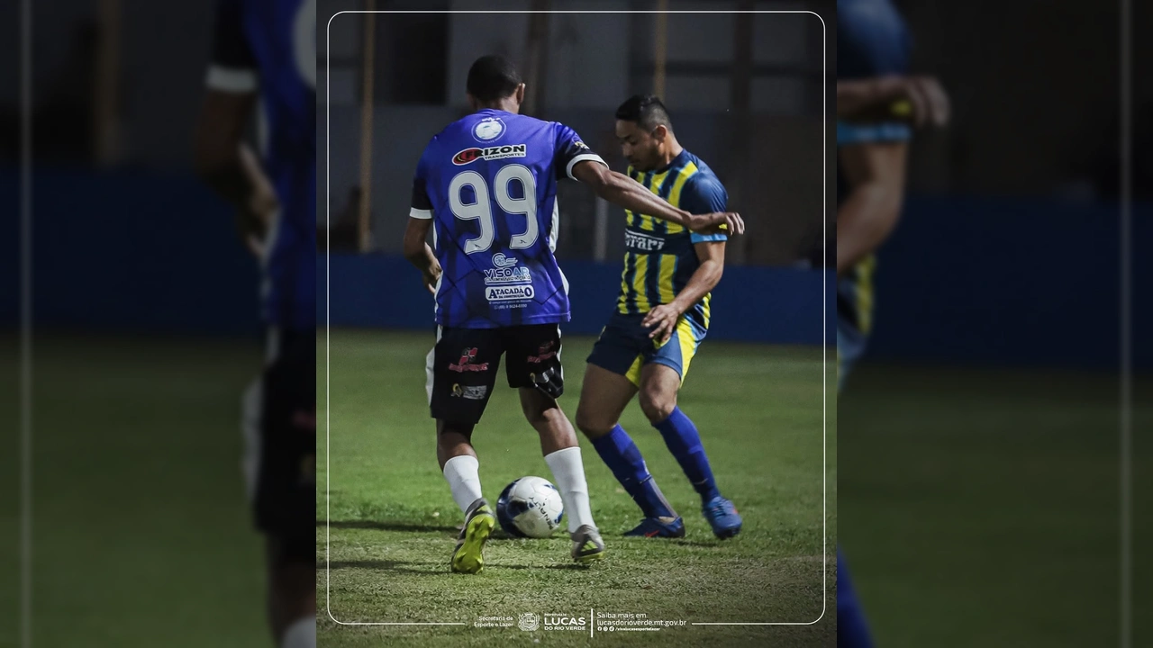 Jogadores em campo durante a abertura do Campeonato Municipal de Futebol Amador 2025 em Lucas do Rio Verde. Crédito: Secretaria de Esporte e Lazer de Lucas do Rio Verde / Instagram.