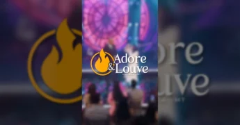 Cenas do evento Adore & Louve 2025 com músicos e público, por Governo de Vila Rica-MT / Instagram