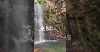 Imagem aérea de Barra do Garças, Mato Grosso, celebrando 77 anos de fundação com a beleza do sol nascente. Crédito: Prefeitura de Barra do Garças.