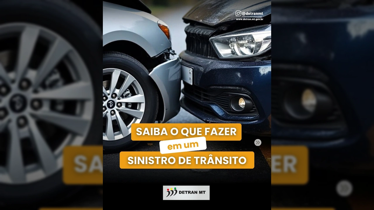 Dois carros colididos em um sinistro de trânsito, ilustrando o guia de como proceder, com créditos ao Detran-MT.