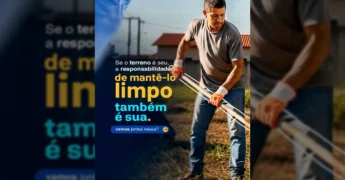 Homem limpando um terreno com enxada, como parte da campanha da Prefeitura de Diamantino sobre a limpeza de lotes. Créditos: Prefeitura de Diamantino / Instagram