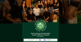 Imagem das candidatas e organizadores da Escolha da Rainha do Rodeio da ExpoDiamantino 2025 em Diamantino, Mato Grosso. Crédito: @expodiamantino.