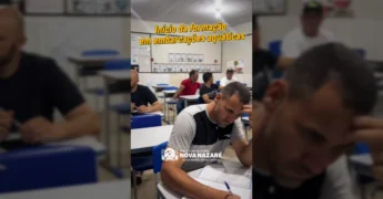 Alunos em sala de aula recebendo materiais no curso de formação em embarcações aquáticas em Nova Nazaré. Créditos: Prefeitura de Nova Nazaré / Instagram