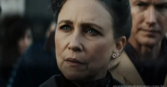 Pôster do filme Invocação do Mal 4: O Último Ritual com Ed e Lorraine Warren em destaque. Créditos: Warner Bros. Pictures.