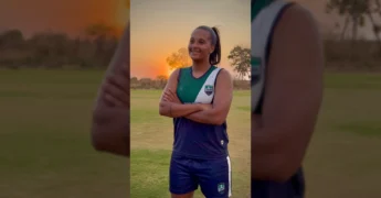 Milena de Paula, jogadora do Atlético Matogrossense, em vídeo de convocação da torcida para o jogo contra o Operário. Créditos: @atleticomatogrossense no Instagram.