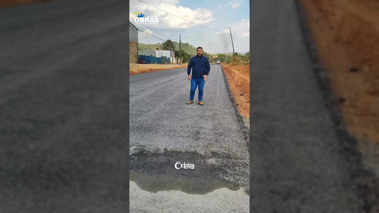 Vista de uma rua em processo de pavimentação com asfalto no Bairro Garsa, Colniza, com máquinas e trabalhadores. Créditos: Prefeitura de Colniza / Instagram