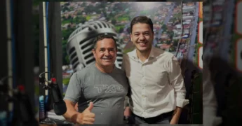 Diretor Tributário de Alto Garças Pedro Henrique Frederico na Rádio Integração para esclarecer sobre a taxa de lixo. Crédito: @prefeitura_altogarcas