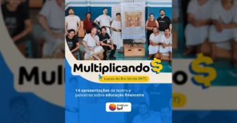 Grupo de atores e participantes em uma apresentação teatral sobre educação financeira em Lucas do Rio Verde. Créditos: Instituto BRF / Instagram.
