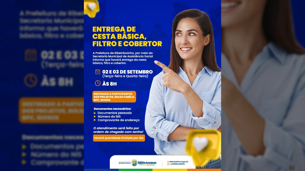 Mulher sorridente apontando para o lado, anunciando a entrega de cestas básicas, filtros e cobertores pela Prefeitura de Ribeirãozinho / Instagram
